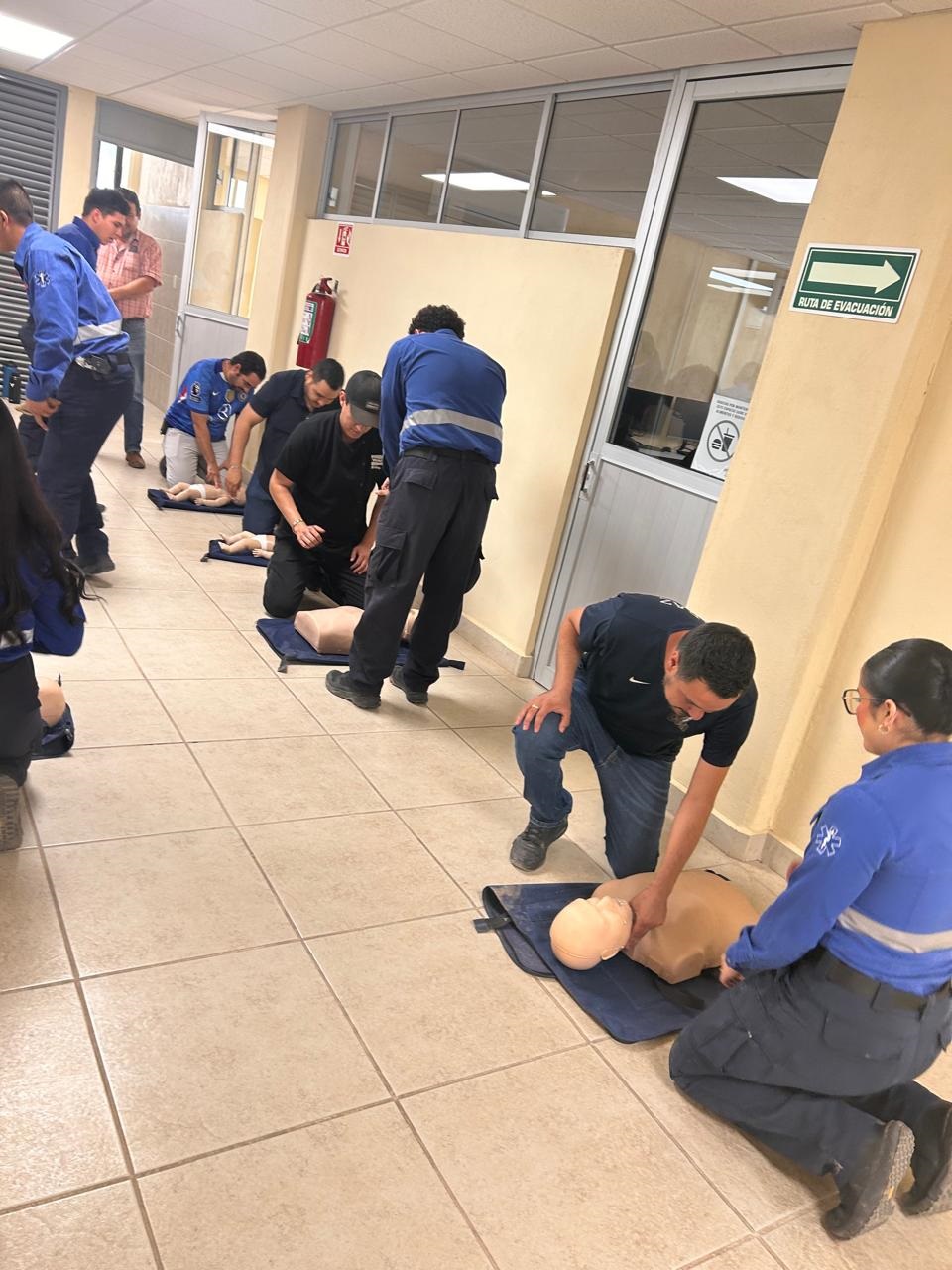 Capacitan a personal de la UTH en atención de emergencias y RCP