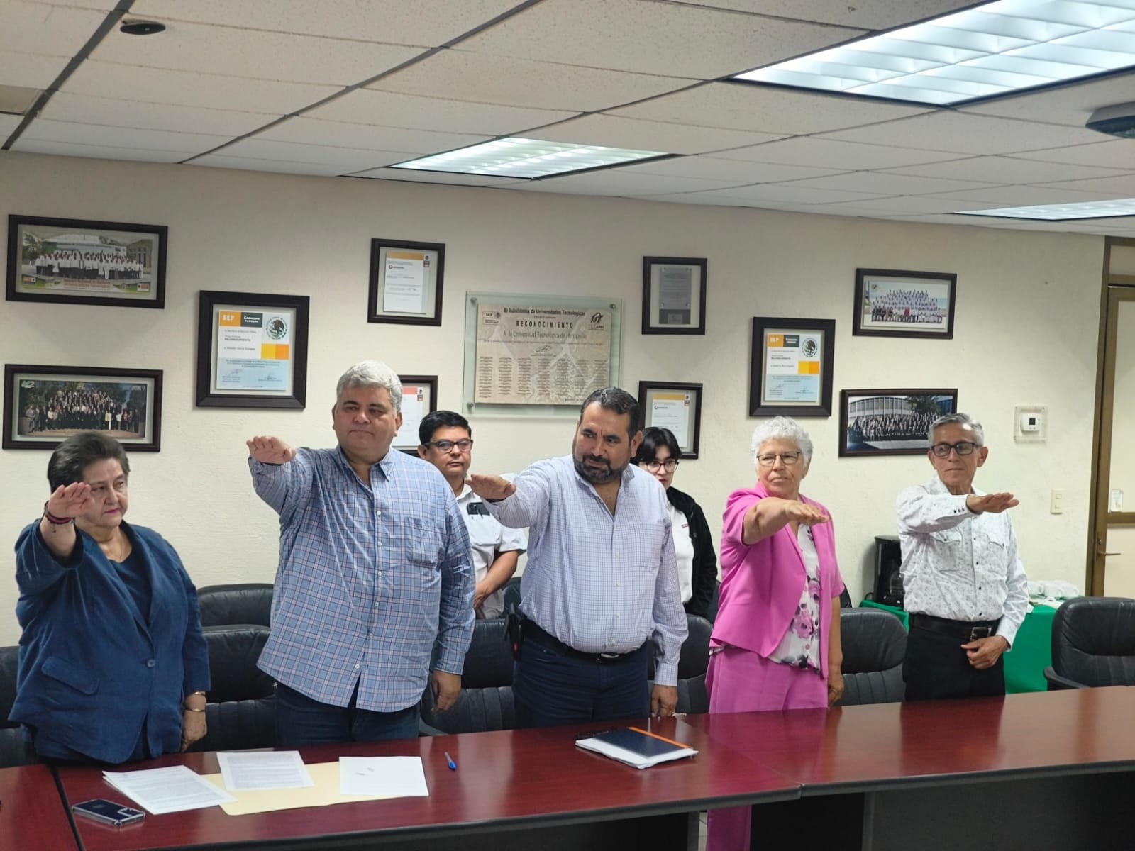 Toma protesta Abel Leyva Castellanos, al Patronato de la Extensión Ures