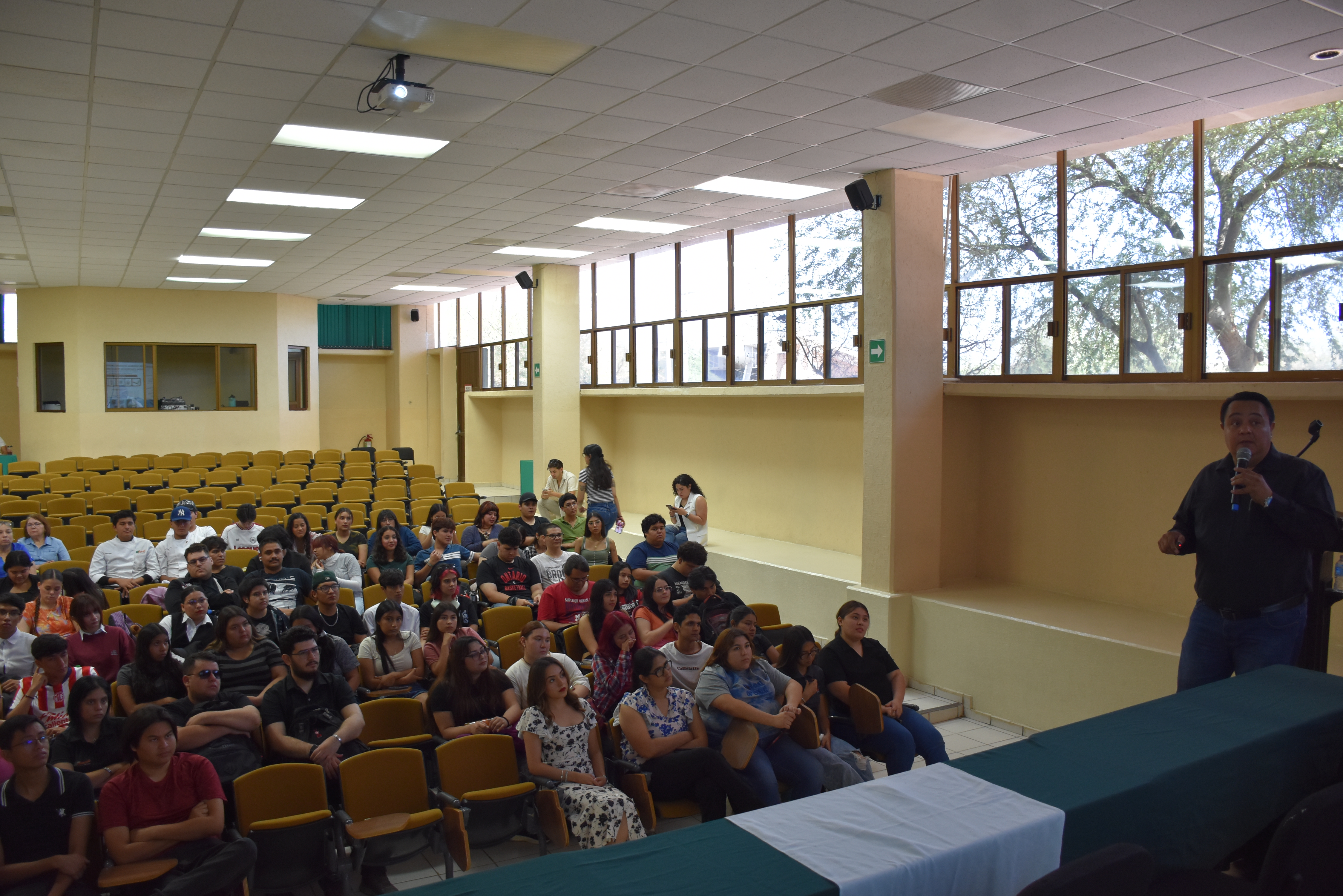 Universitarios reflexionan sobre la prevención del consumo de sustancias