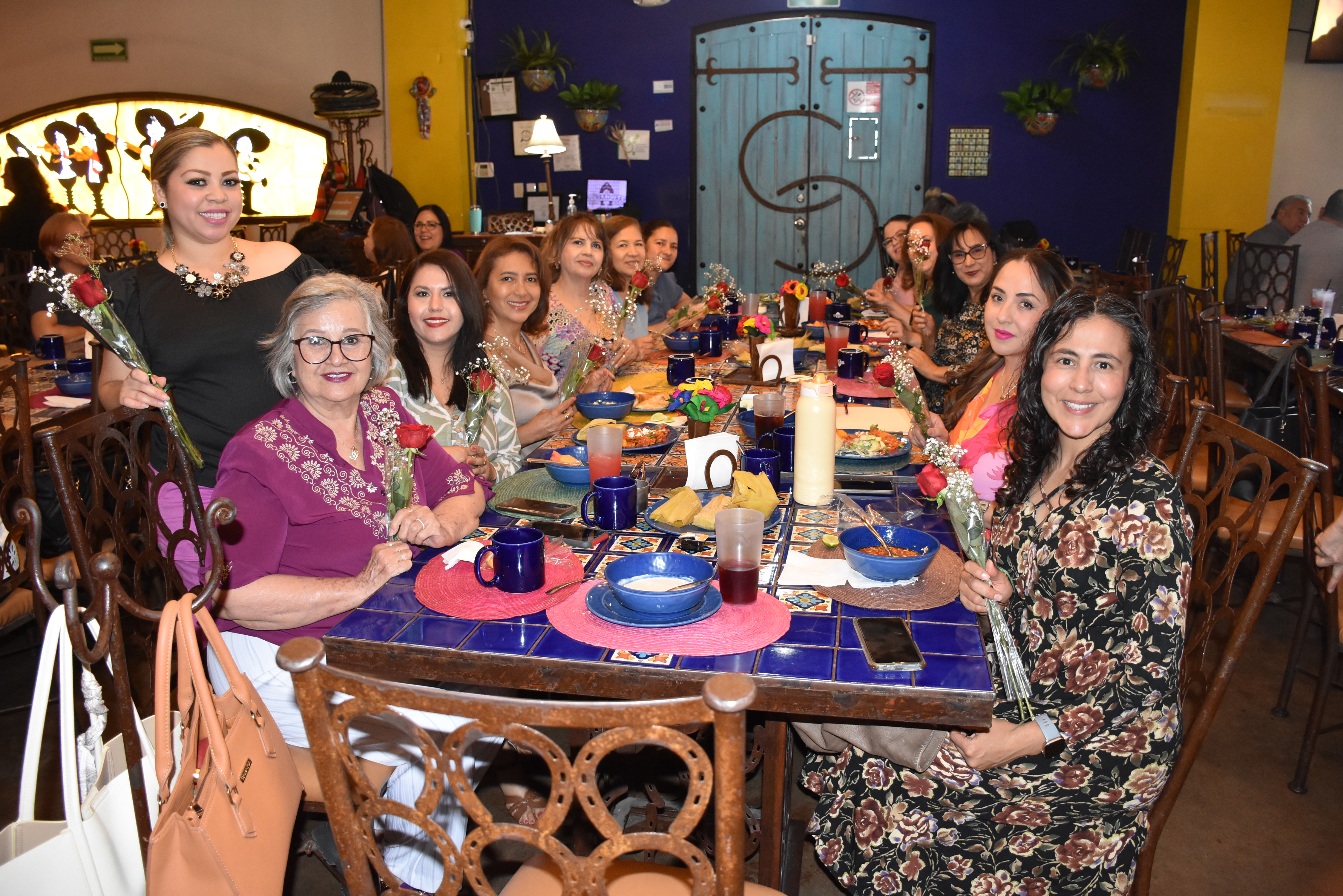 UTH festeja a las mamas en su día